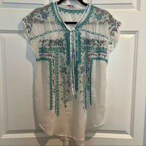 Johnny Was sleeveless summer top with blue embroidery Sz Small